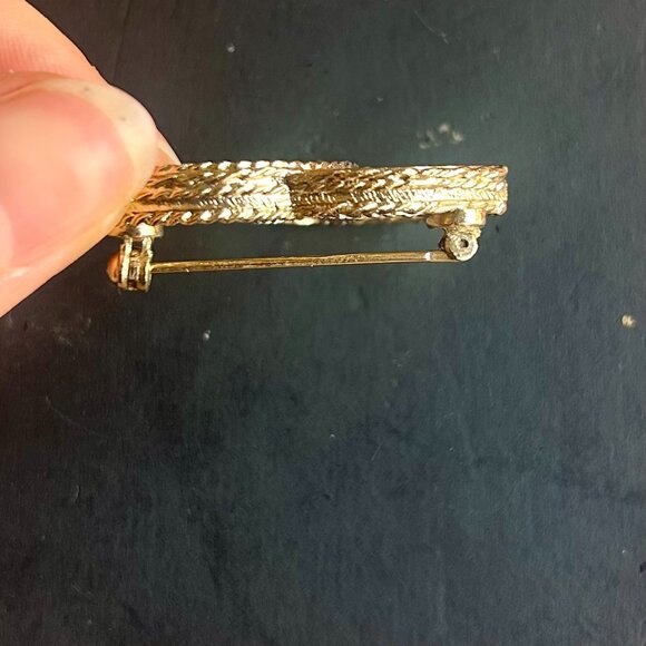 Chanel Pearl Matte Gold Tone CC Logo Brooch - Picture 10 of 11